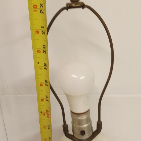 Worrall Swan Hand-Painted Lamp Signed, Porcelains - Picture 4 of 6